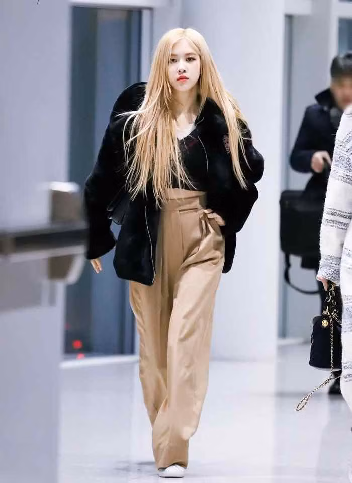 Đâu là lý do khiến Rosé (BLACKPINK) không có tên trong Top idol vóc dáng đẹp? ảnh 7