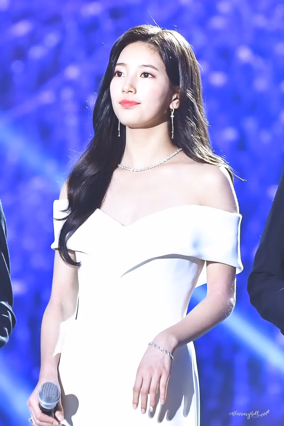 Đâu chỉ kiểu dáng lông mày, đường chân tóc cũng giúp idol thăng hạng nhan sắc ảnh 7