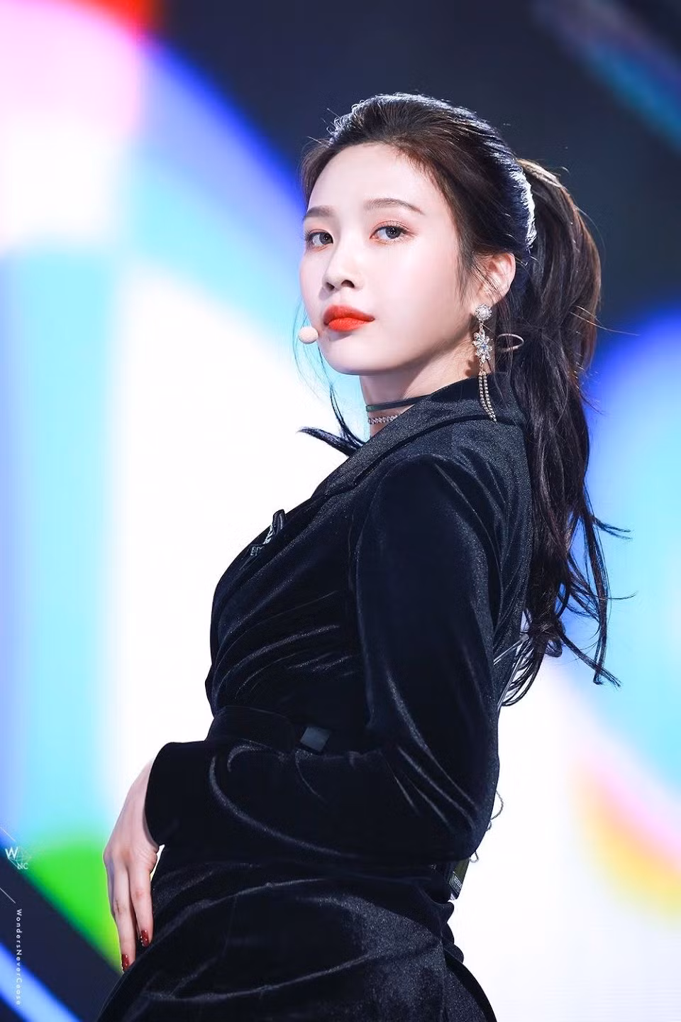 Đâu chỉ kiểu dáng lông mày, đường chân tóc cũng giúp idol thăng hạng nhan sắc ảnh 3