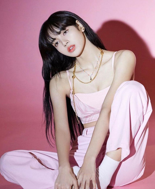 Dở khóc dở cười như Lisa: Chụp ảnh quảng cáo mỹ phẩm nhưng khiến vòng cổ cháy hàng ảnh 2