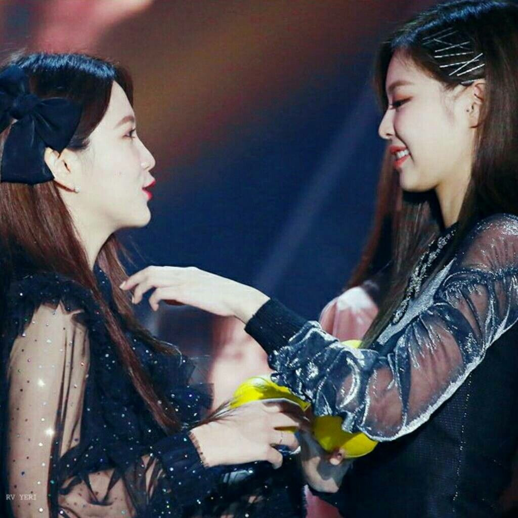 Netizen cho rằng Yeri nên tìm ra phong cách của riêng mình Yeri có oan ức khi bị cho là “chuyên gia sao chép”: Từ Taeyeon, IU và giờ là Jennie? ảnh 5