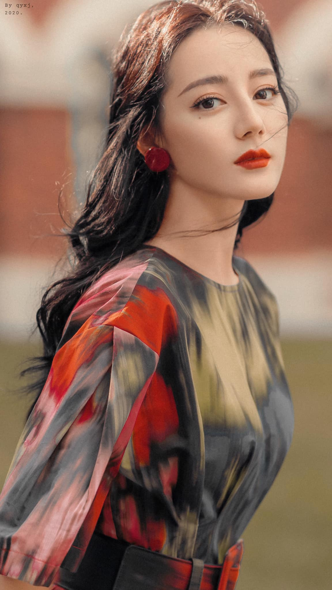 Xinh đẹp như Địch Lệ Nhiệt Ba mà cũng thành nạn nhân của việc chọn nhầm kiểu tóc ảnh 2