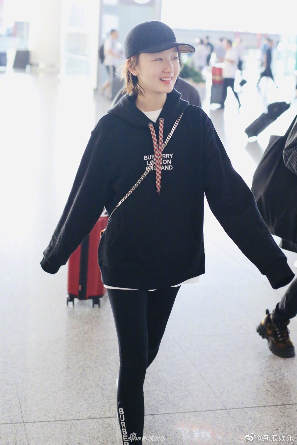 Học ngay Tam kim Ảnh hậu Châu Đông Vũ tuyệt chiêu này để “dù phẳng vẫn đẹp” ảnh 13