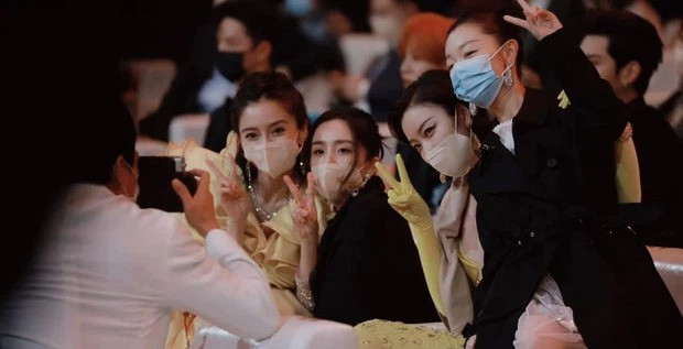 Đụng độ hai tình cũ của chồng, Triệu Lệ Dĩnh hành xử thế nào mà được netizen vỗ tay? ảnh 3