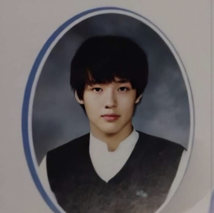 Không hổ danh mỹ nam mỹ nữ K-Biz, ảnh tốt nghiệp đã đẹp vạn người mê ảnh 2