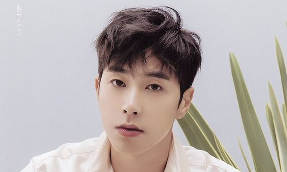 Thương Yunho (TVXQ), khẩu trang có nắp vừa sáng chế đã bị chê "vô dụng" ảnh 1
