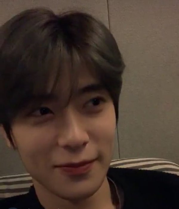 Jaehyun (NCT) đã làm gì trong lần livestream đầu tiên khiến khán giả sửng sốt? ảnh 5