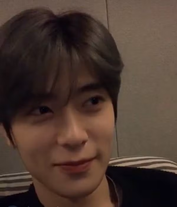 Jaehyun (NCT) đã làm gì trong lần livestream đầu tiên khiến khán giả sửng sốt? ảnh 5