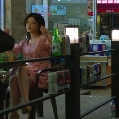 Hết nụ hôn đầu, đến lượt trang phục của Kim Yoo Jung trong phim mới bị chỉ trích ảnh 6