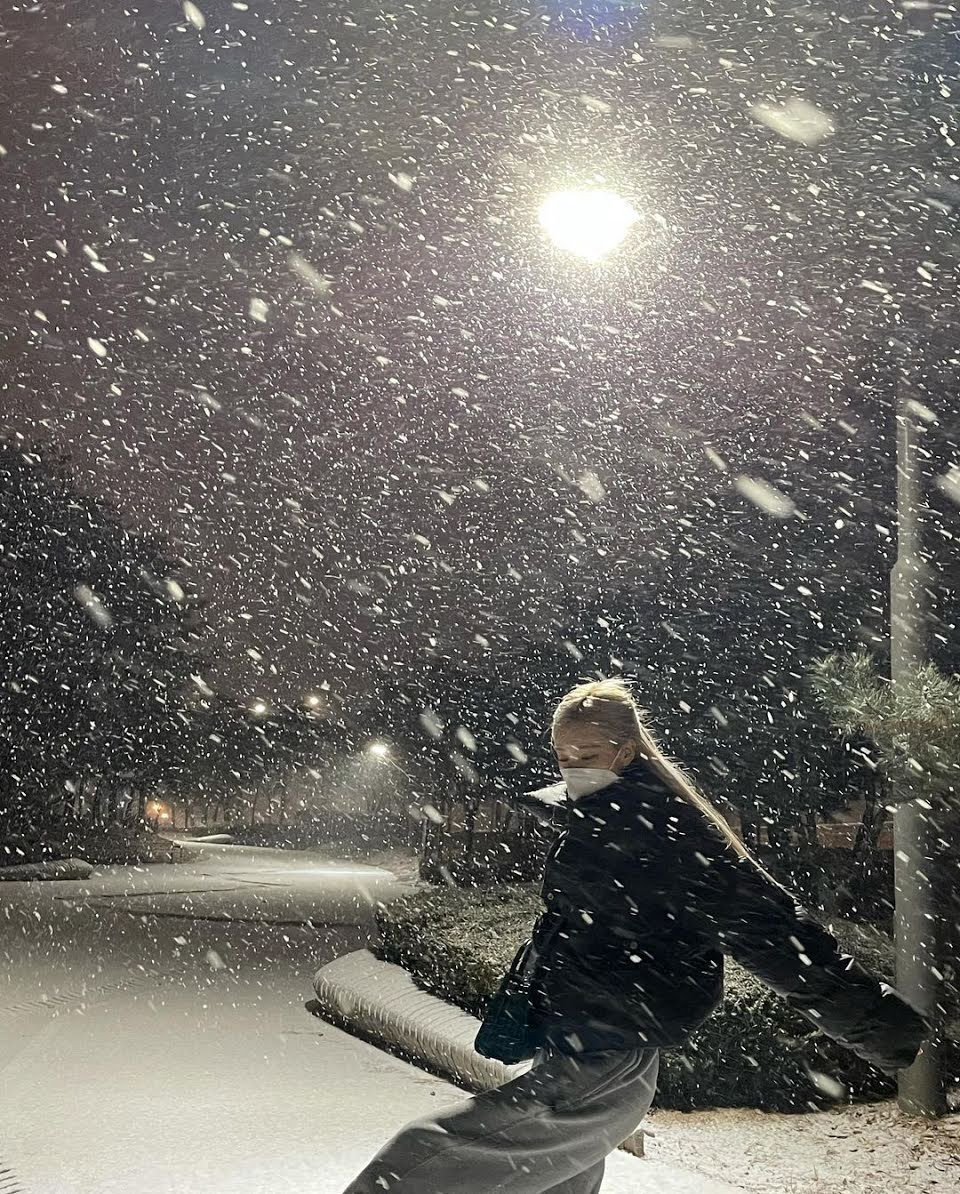 Hội “thánh sold-out” của BLACKPINK có thêm Rosé: Từ đầu năm đã 6 lần gây “cháy hàng” ảnh 6