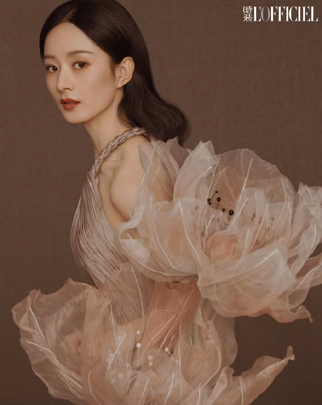 Triệu Lệ Dĩnh khiến fan lo lắng vì giảm cân quá đà, lộ vẻ tiều tụy dù diện đồ Dior ảnh 4