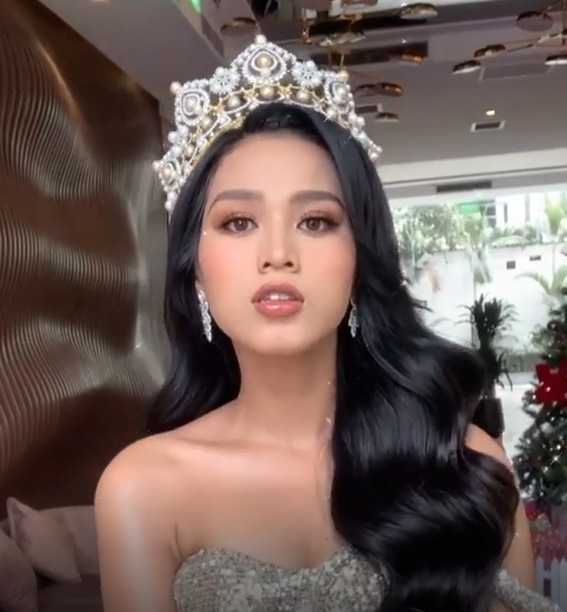 Chỉ cần đổi cách trang điểm, Hoa hậu Đỗ Thị Hà đã thăng hạng nhan sắc đến khó nhận ra ảnh 7