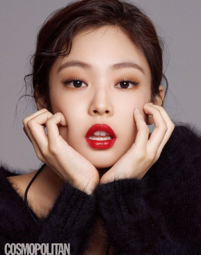 BLACKPINK cứ tô son đỏ là trái tim BLINKs liêu xiêu: Rực rỡ nổi bật hết phần người khác! ảnh 2