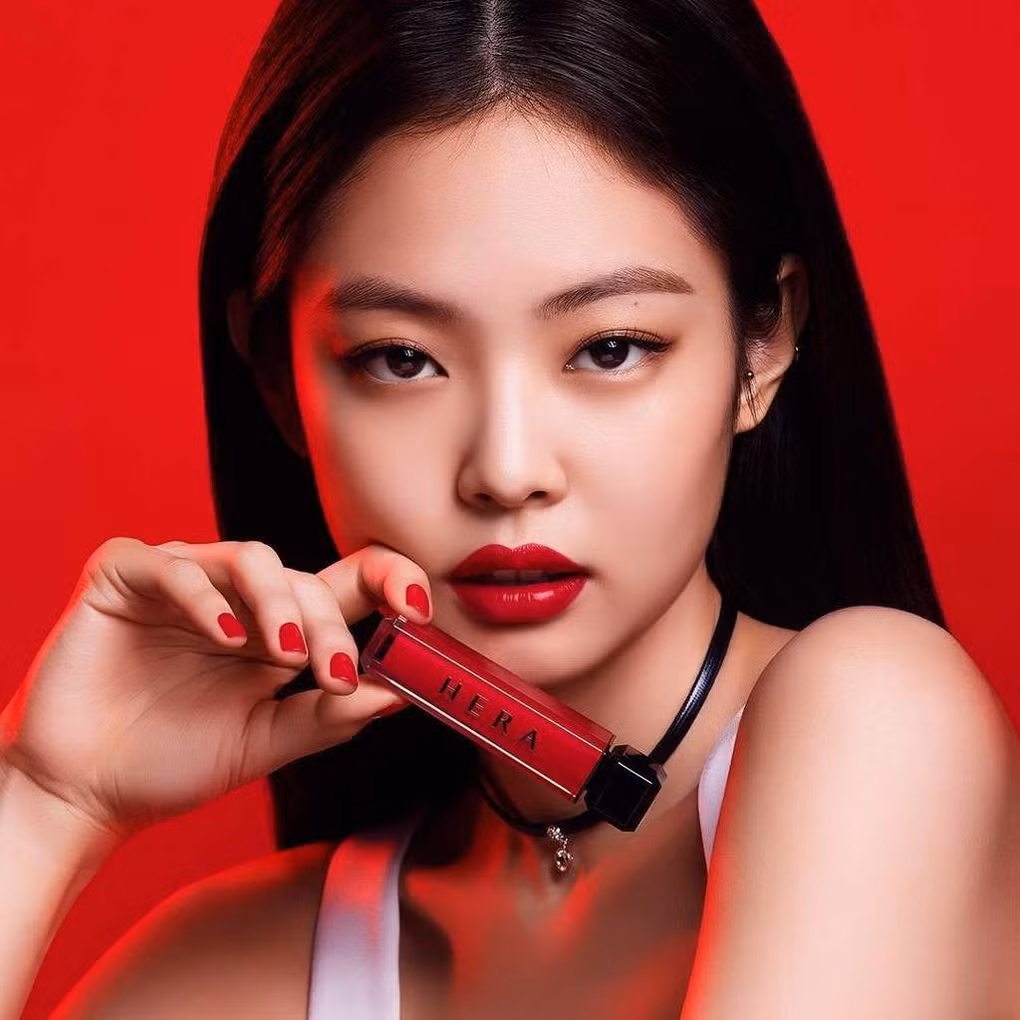 BLACKPINK cứ tô son đỏ là trái tim BLINKs liêu xiêu: Rực rỡ nổi bật hết phần người khác! ảnh 3
