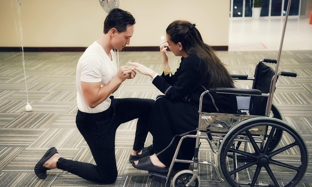 Chưa bao giờ showbiz Việt có một lễ cầu hôn giản dị mà ấm áp chân tình đến vậy ảnh 1