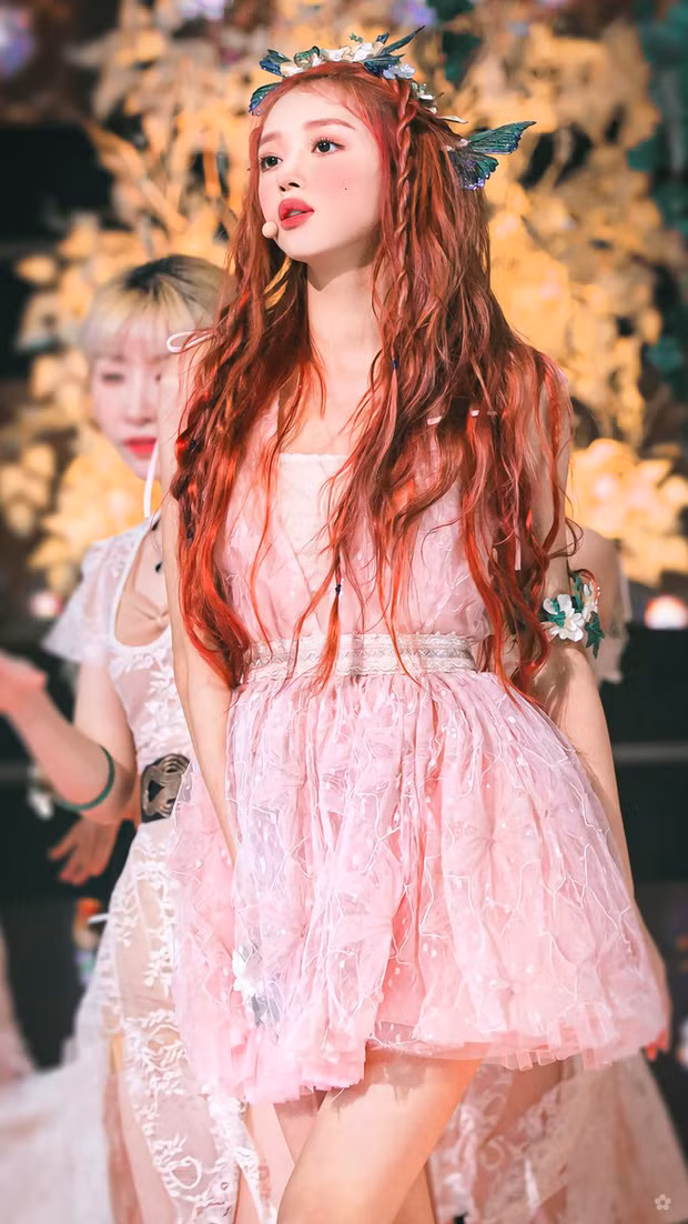YooA (Oh My Girl) xinh đẹp cỡ nào mà được người Hàn quan tâm hơn cả Jennie (BLACKPINK)? ảnh 2