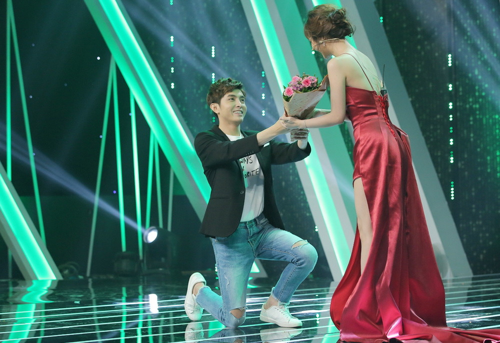 Bốn ca sĩ từng làm nữ chính trong show “Người ấy là ai”: Chỉ một người chọn phải màu đỏ ảnh 3