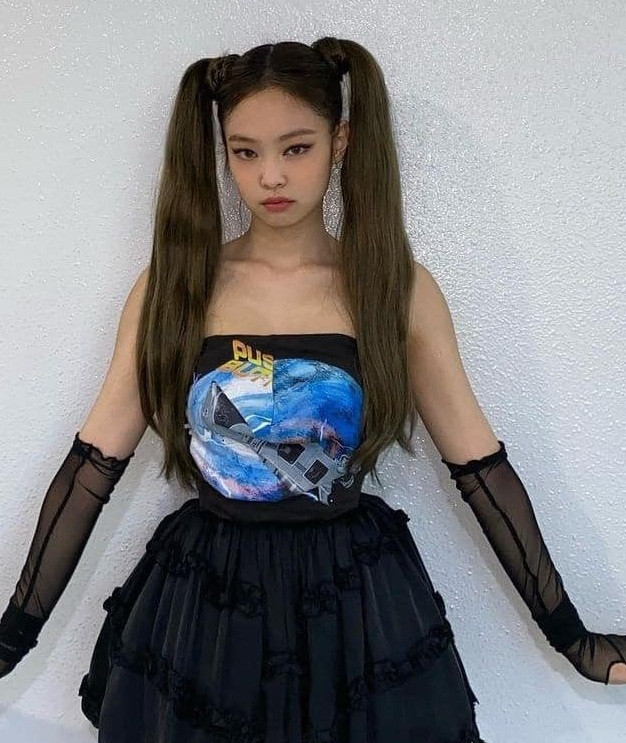 Nayeon và Jang Won Young bị đặt lên bàn cân với Jennie vì chi tiết trùng hợp này ảnh 3