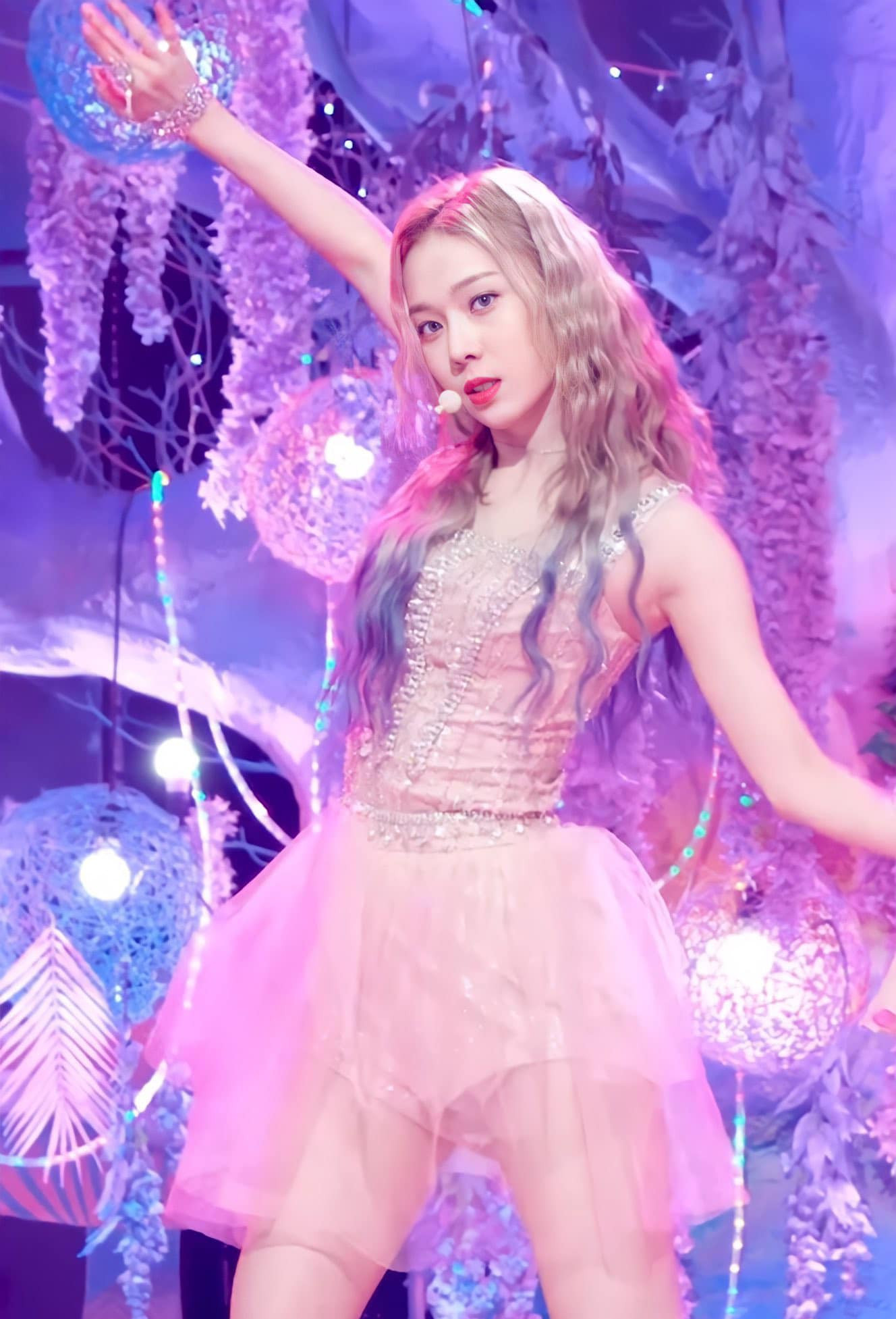 Cớ sao Winter (aespa) bị chỉ trích là “không biết phép tắc” vì bức ảnh đi tàu điện ngầm? ảnh 3