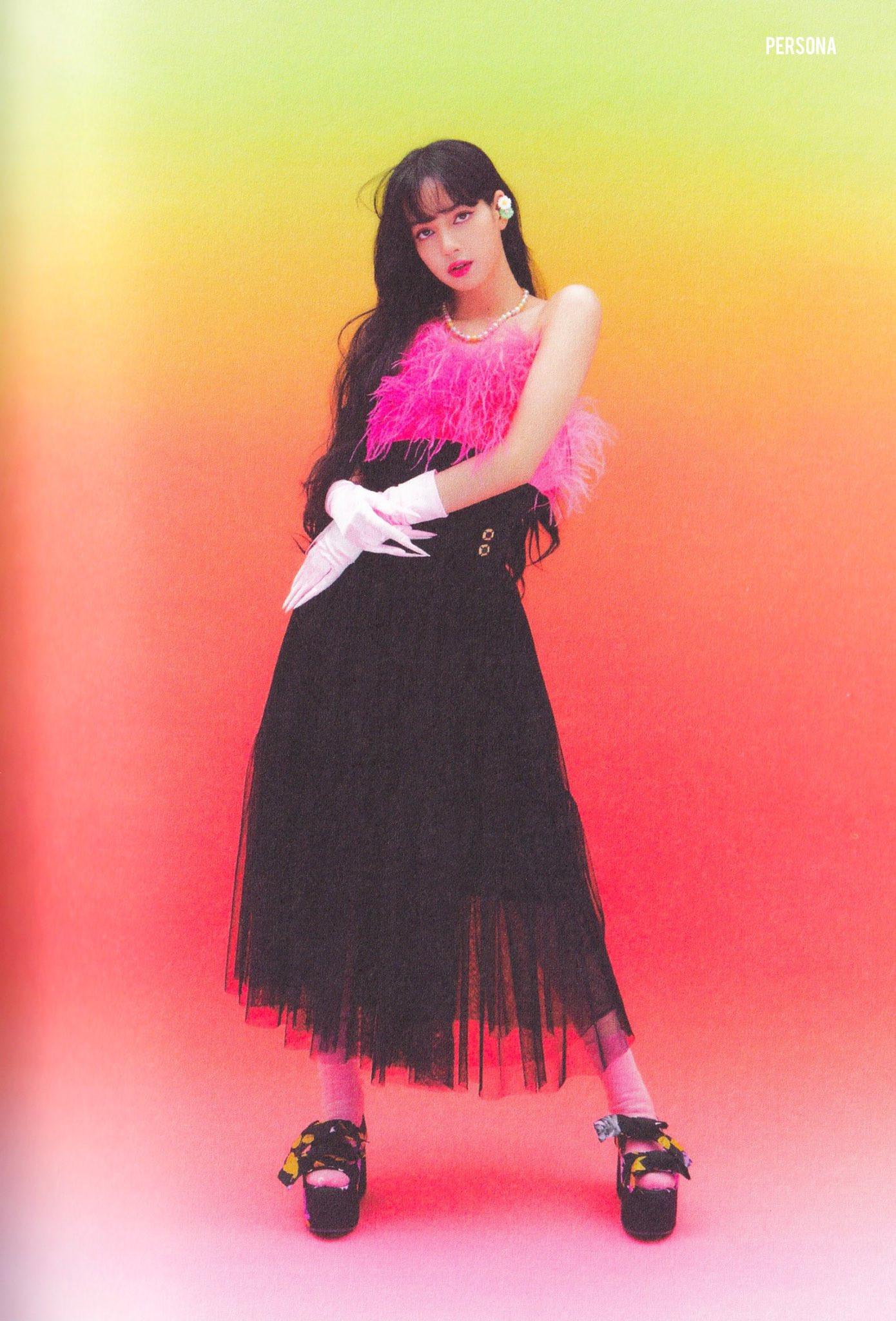 Đụng hàng chiếc áo kén dáng với Red Velvet, Lisa chứng tỏ “trình” phối đồ đỉnh cao ảnh 7