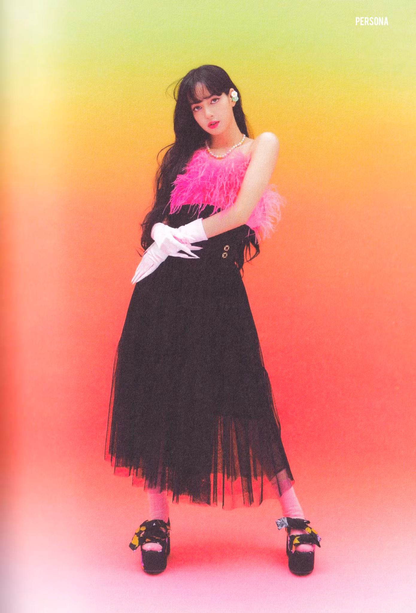 Đụng hàng chiếc áo kén dáng với Red Velvet, Lisa chứng tỏ “trình” phối đồ đỉnh cao ảnh 7