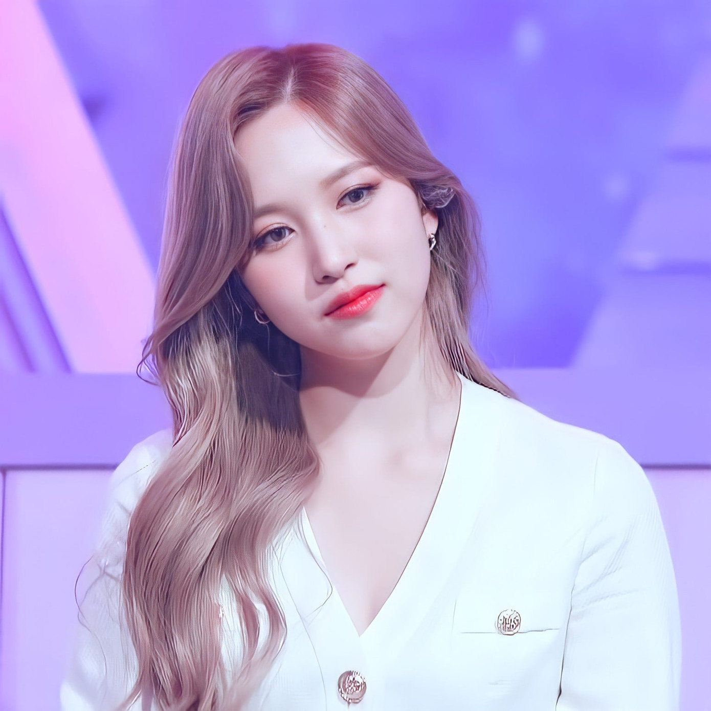 Mina (TWICE) khiến fan sửng sốt với khả năng biến hình: Công chúa hay ác nữ đều cân được ảnh 8