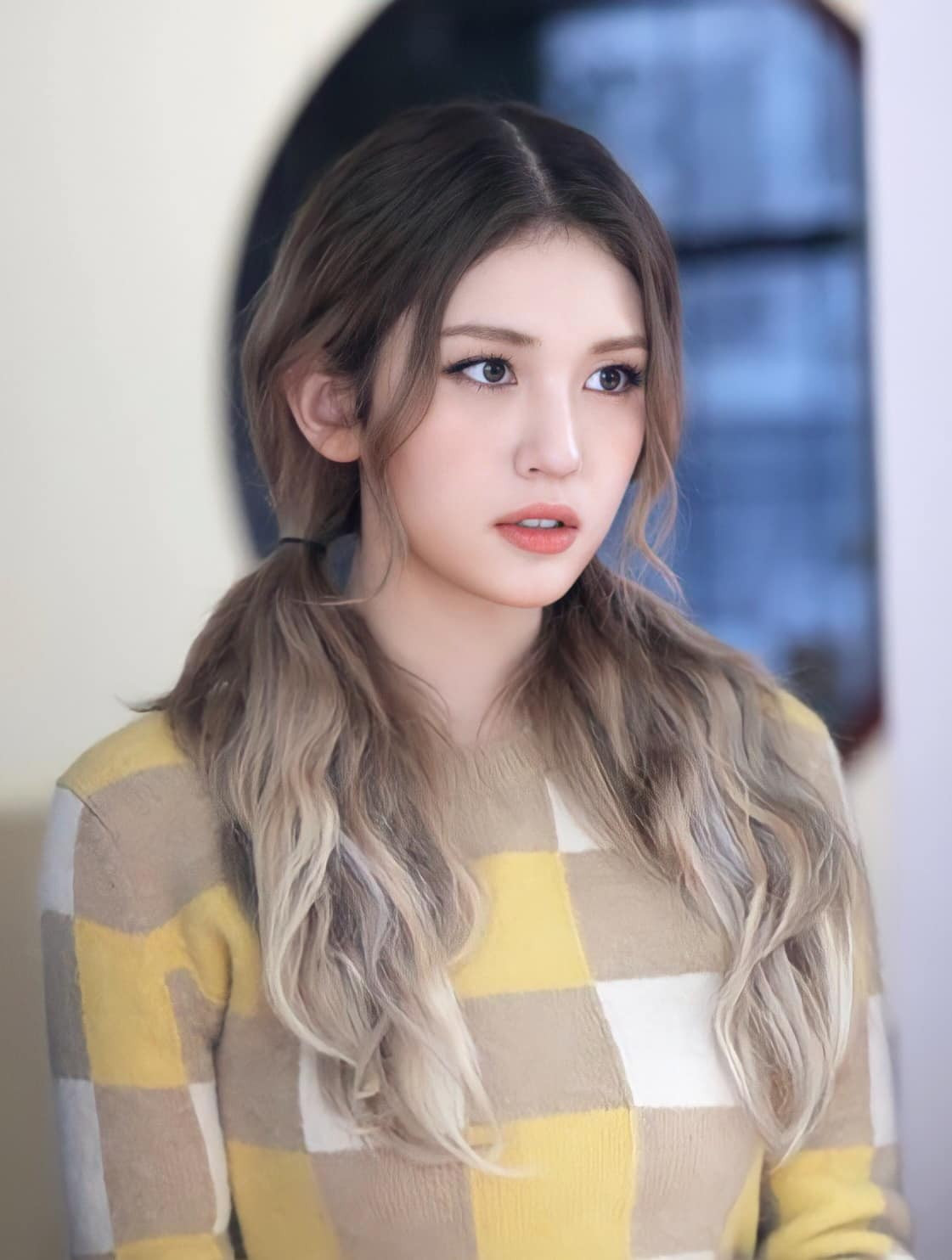 Trước khi là “bạn thân của Louis Vuitton”, Jeon Somi từng bị chỉ trích vì một món đồ LV ảnh 1