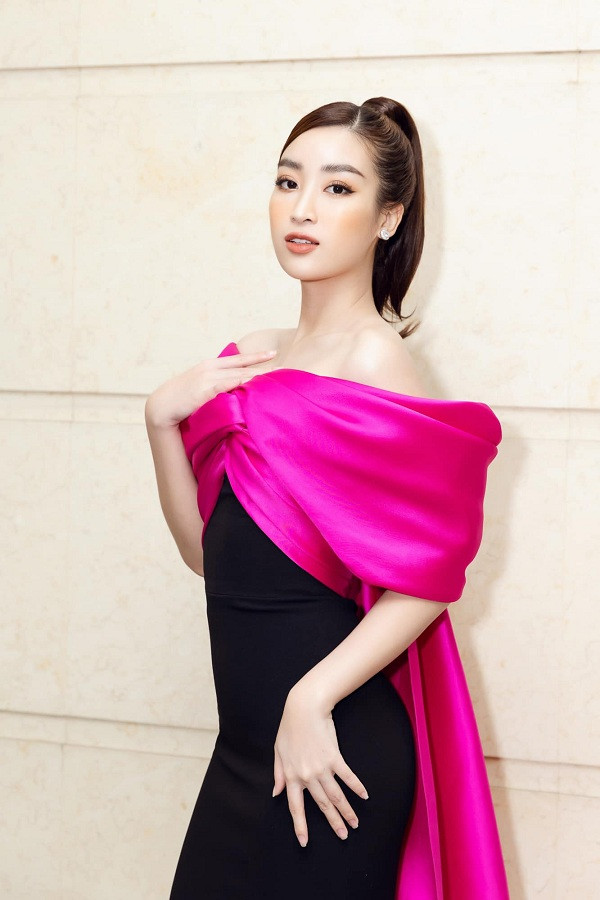 Không chỉ đụng hàng Hoa hậu Mỹ Linh, Nam Em còn đọ dáng với hai người đẹp khác ảnh 4