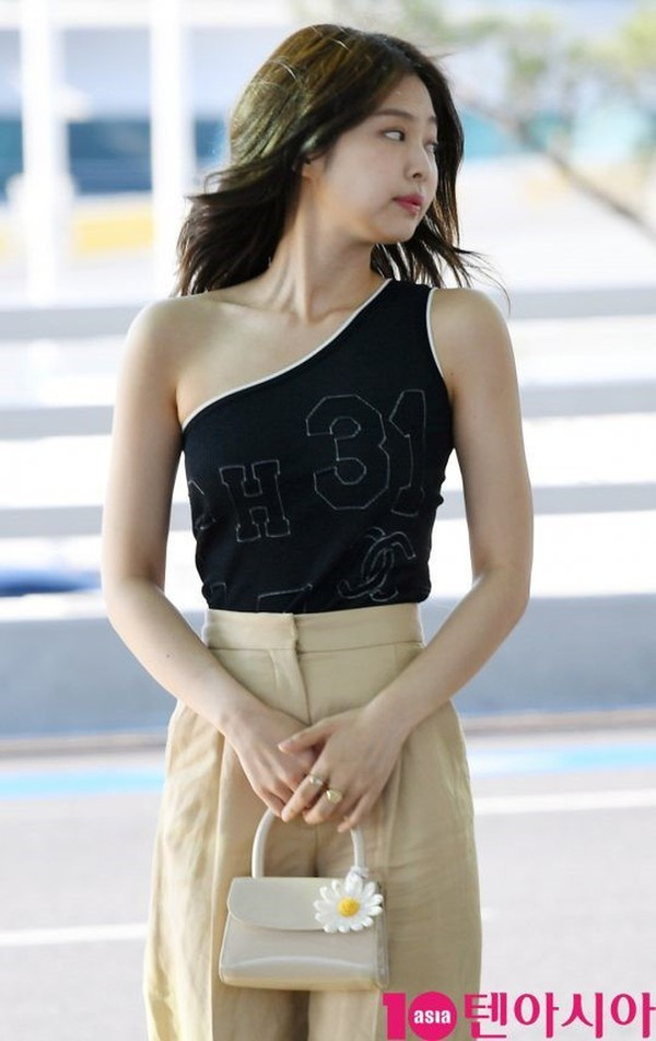 Học ngay “mỹ nữ 4.000 năm” Cúc Tịnh Y cách có bờ vai đẹp như Jennie trong nháy mắt ảnh 2