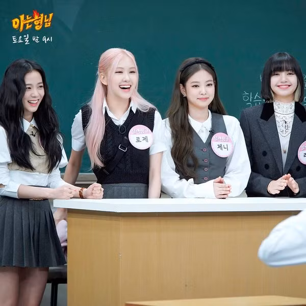 Mỹ nam xứ Hàn nào đẹp xuất sắc tới mức cả Jennie lẫn Lisa chọn làm hình mẫu lý tưởng? ảnh 1