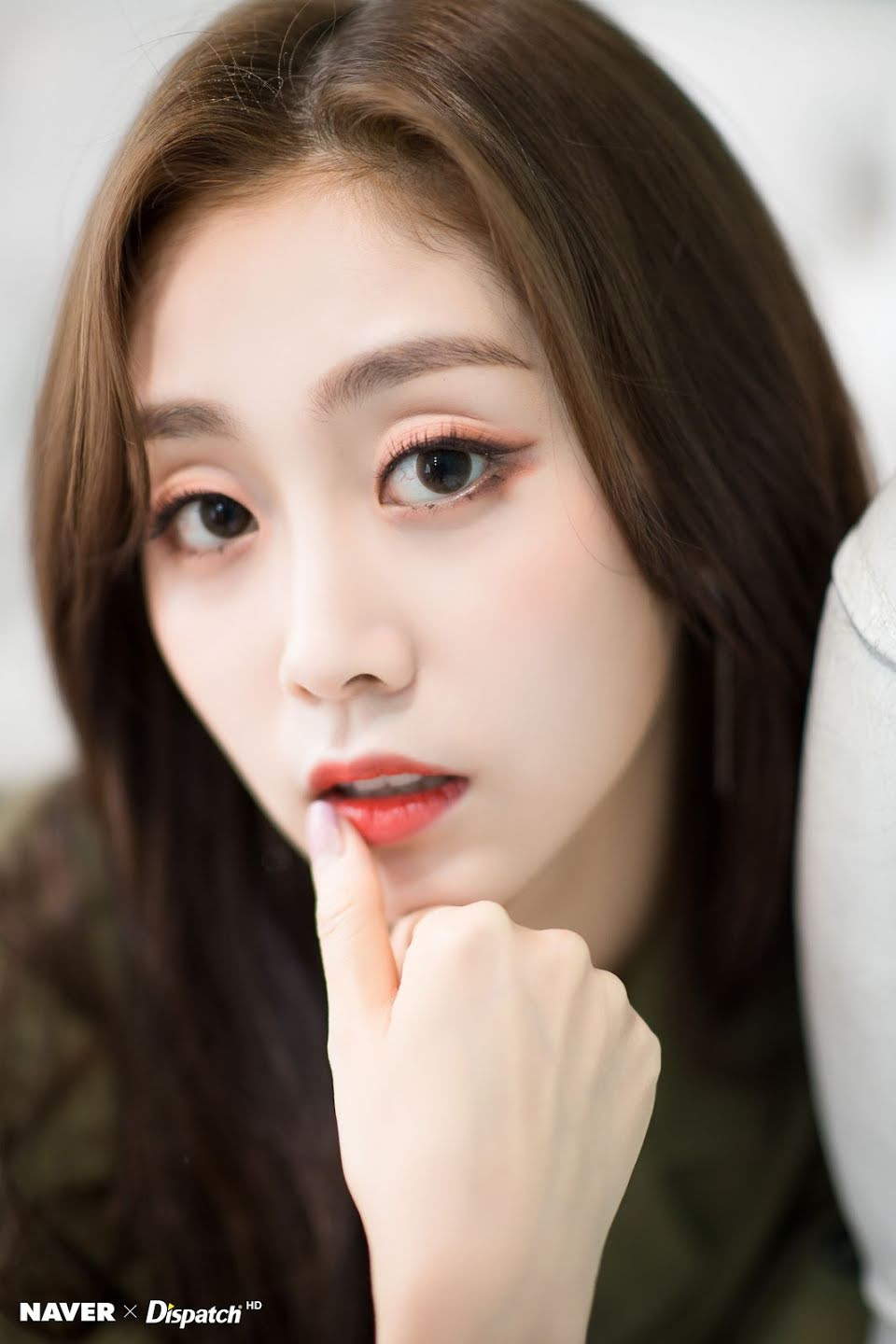 Những nữ idol sở hữu đôi mắt triệu người mê ở K-Pop: Đã hai mí còn to tròn ảnh 8