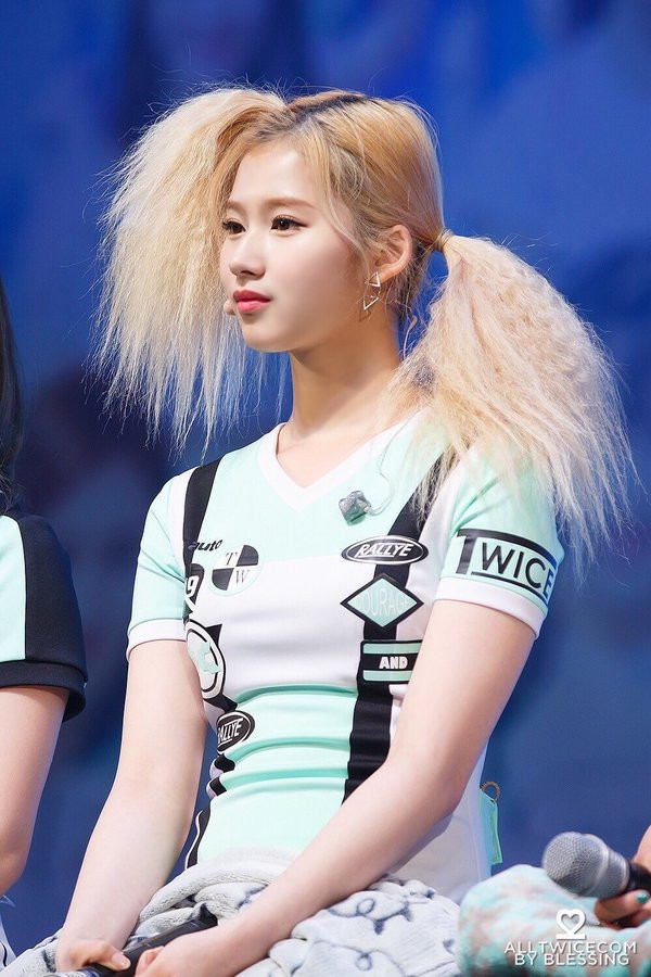 Nhìn kiểu tóc mới khó đỡ của ITZY mà netizen chỉ muốn sa thải ngay stylist công ty JYP ảnh 6