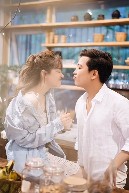 Nghe cách vợ chồng Nhã Phương - Trường Giang xưng hô thôi cũng khiến hội F.A phát hờn ảnh 1
