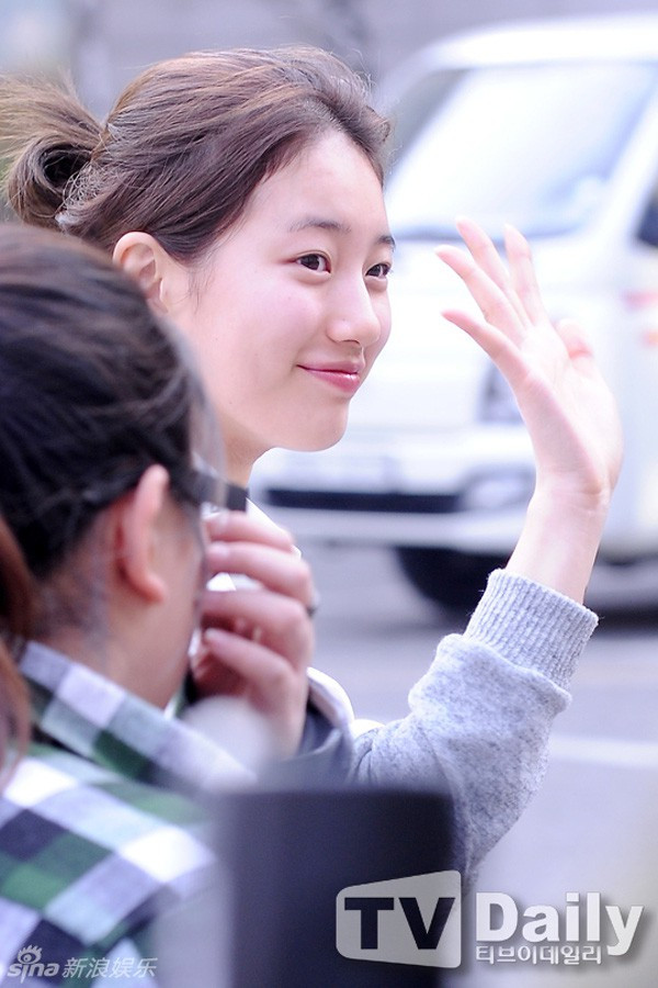 Sở hữu da đẹp nét xinh sẵn rồi nên những idol này thường xuyên khoe mặt mộc ảnh 12