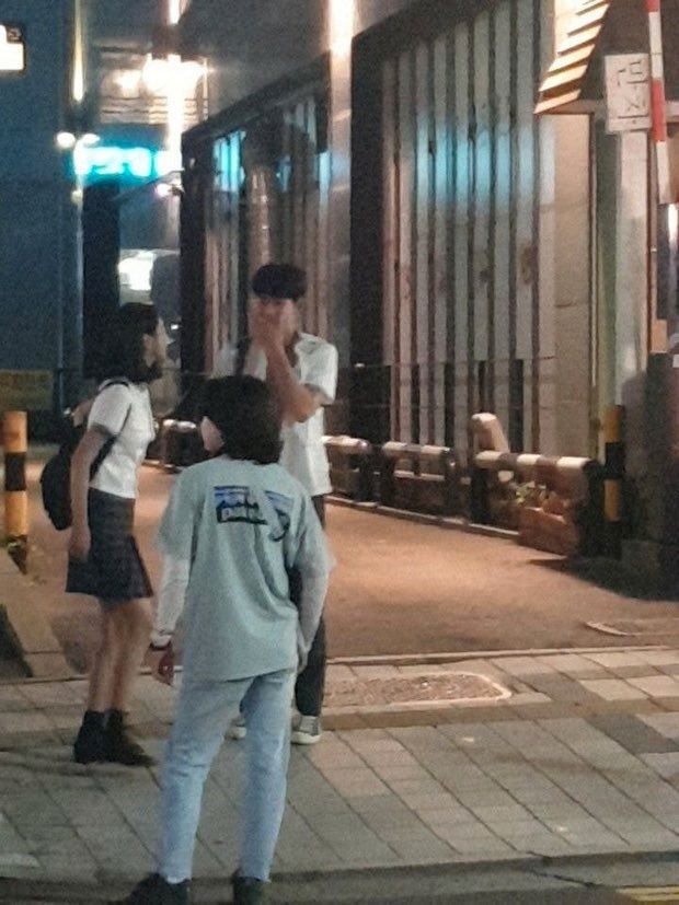 Diện đồ hiệu suốt từ đầu phim nhưng riêng lần này Seo Ye Ji bị chê “không phù hợp” ảnh 5