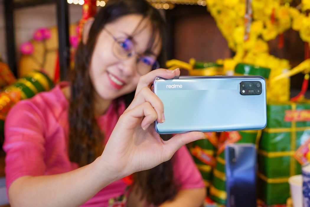 Tết Tân Sửu, Realme gợi ý những món quà ý nghĩa cho bố mẹ, cả nhà cùng vui ảnh 1