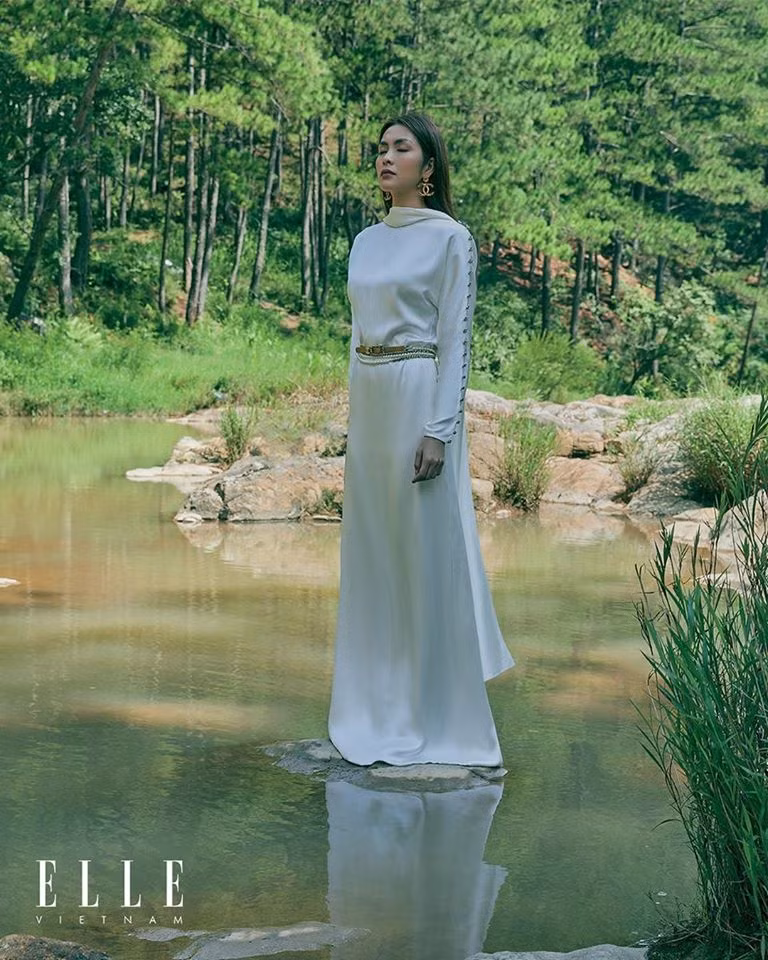 Đụng hàng váy Chanel với Seo Ye Ji nhưng Tăng Thanh Hà lại tỏa sáng theo cách rất riêng ảnh 6