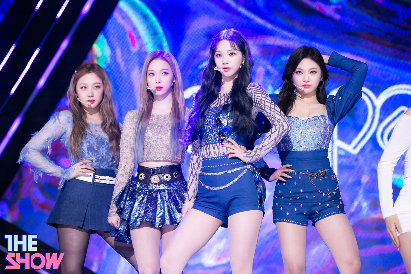 aespa gây sốc trên thảm đỏ vì mặc đồ kém sang, nhìn Giselle tưởng quên mang giày ảnh 2