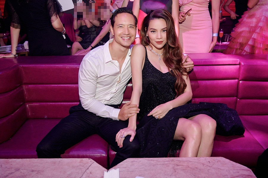 Lần đầu tiên từ khi có tin đồn mang thai, Hồ Ngọc Hà công khai khoe bụng bầu ảnh 2