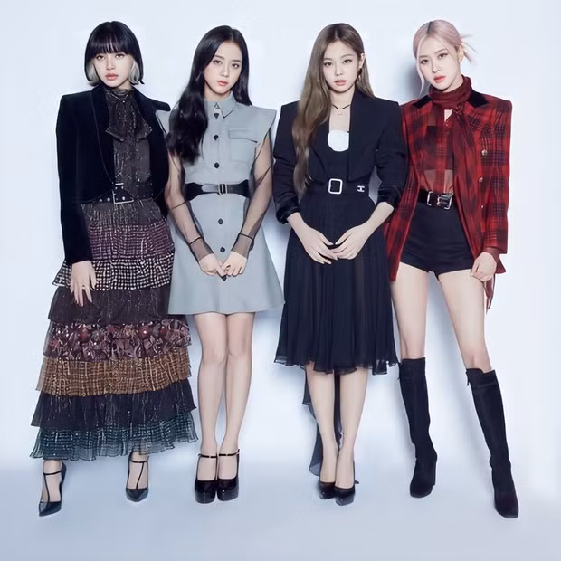 Là đại sứ toàn cầu cho YSL nhưng Rosé (BLACKPINK) lại bị so sánh khí chất với Hyomin ảnh 2