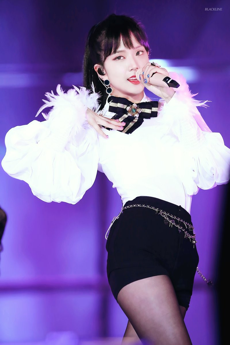 Những nữ idol dáng đẹp nhưng ít được khen ngợi: Ngoài Jisoo (BLACKPINK) còn thêm ai nữa? ảnh 6