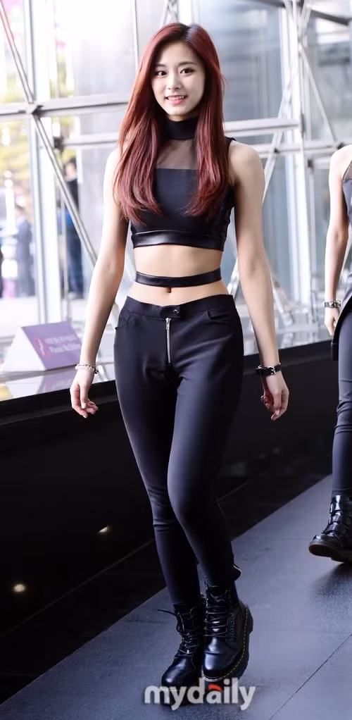 Những nữ idol dáng đẹp nhưng ít được khen ngợi: Ngoài Jisoo (BLACKPINK) còn thêm ai nữa? ảnh 5