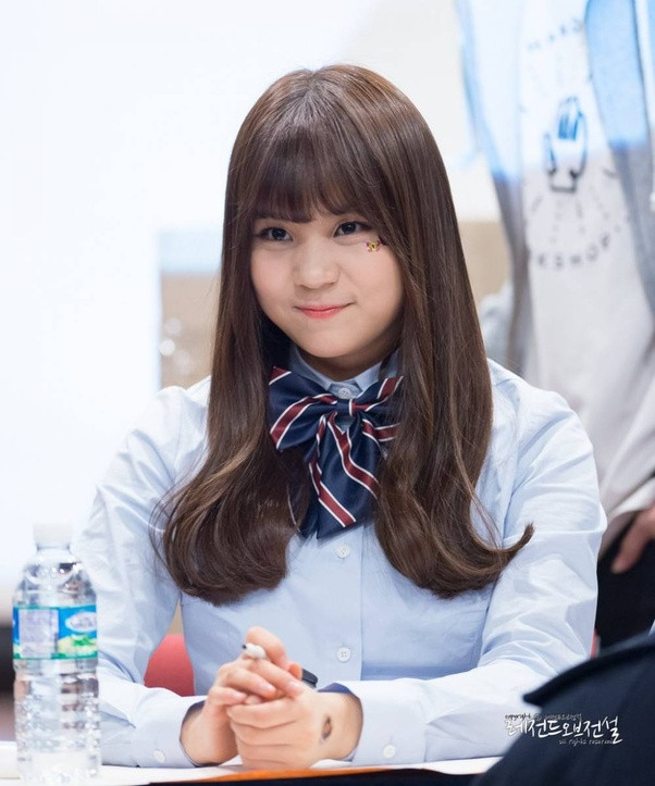 Nhìn Umji (G-Friend) bây giờ mới thấy câu “vịt hóa thiên nga” là có thật ảnh 3