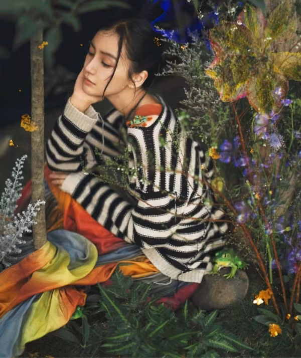 Đã tìm ra "chiếc váy thần thánh" được các mỹ nhân châu Á yêu thích nhất: Jisoo liệu có thắng thế? ảnh 4