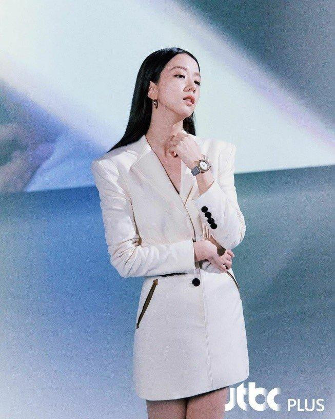 V-Biz mấy ai cao tay như Min, diện đồ rất giống BLACKPINK nhưng vẫn được khen phong cách ảnh 9