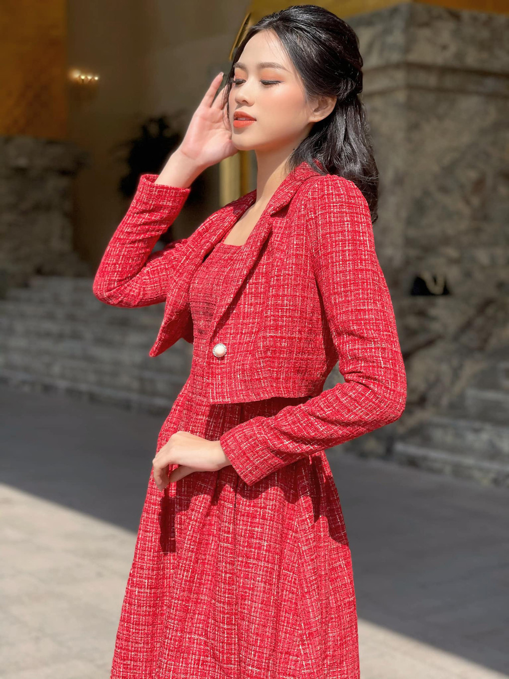 Dáng chuẩn mặc gì cũng đẹp nhưng màu đỏ mới là “chân ái” của Hoa hậu Đỗ Thị Hà ảnh 8