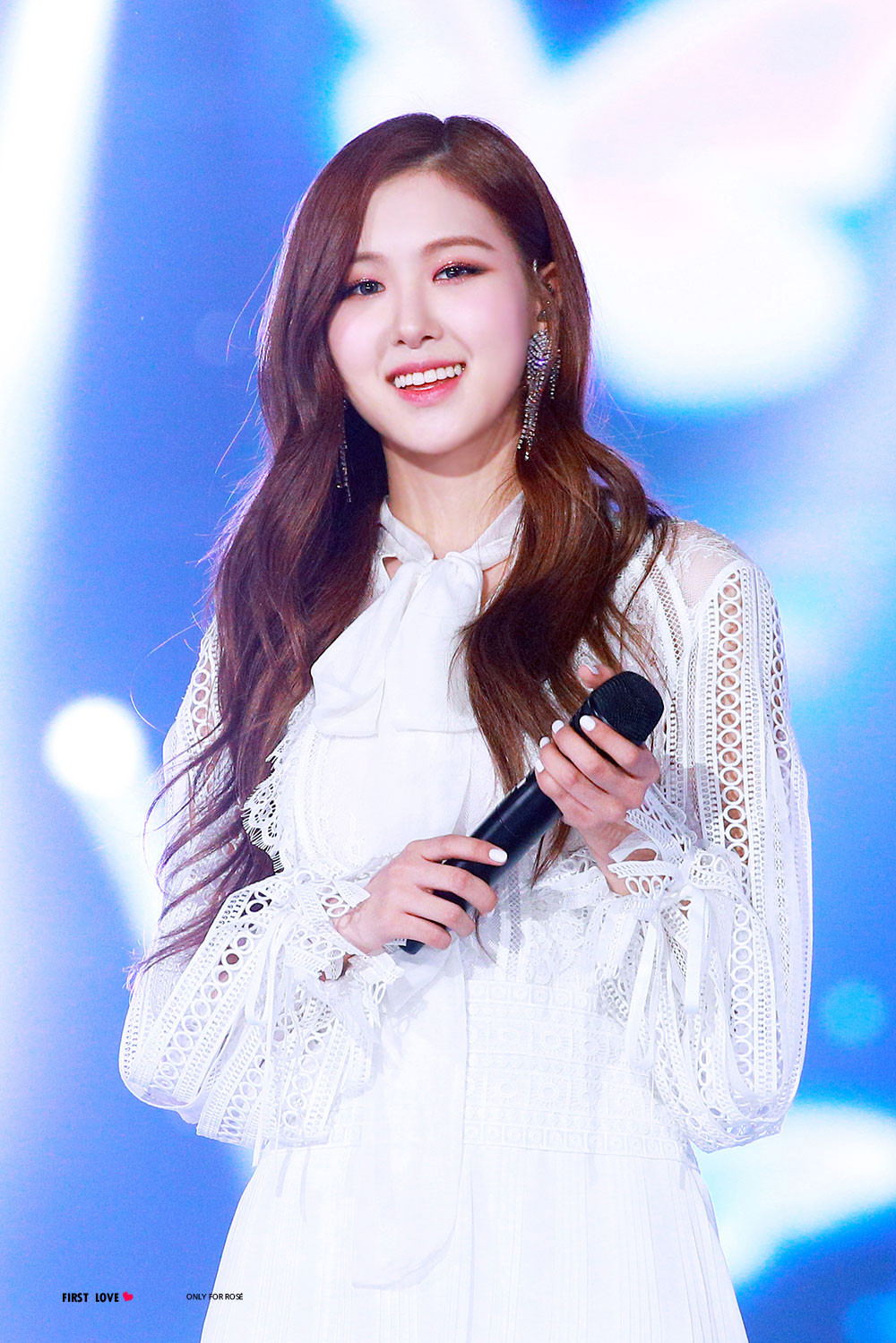 Đâu chỉ nhờ giảm cân và đổi màu tóc, Rosé thăng hạng nhan sắc còn do trang điểm ảnh 3