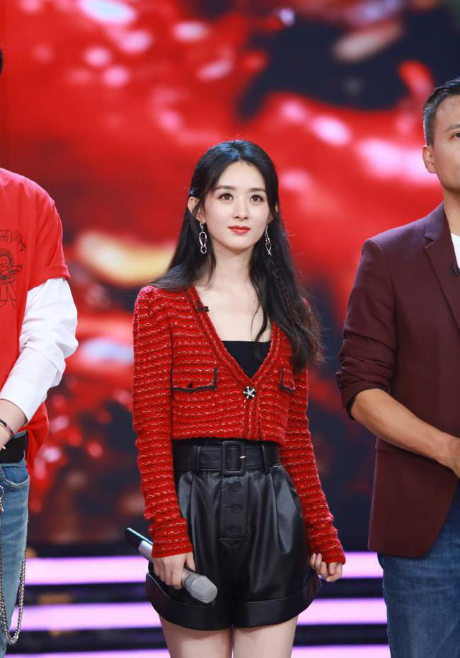 Ngày nào còn bị chê “phèn”, giờ Triệu Lệ Dĩnh chẳng hề kém cạnh khi đụng hàng Jennie ảnh 5