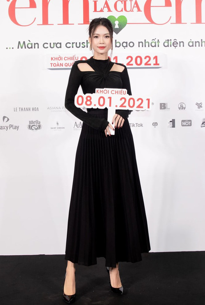 Soi Hải Tú trong những lần đụng hàng sao Việt: Thần thái vóc dáng liệu có ấn tượng hơn? ảnh 6