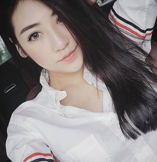 Soi Hải Tú trong những lần đụng hàng sao Việt: Thần thái vóc dáng liệu có ấn tượng hơn? ảnh 2